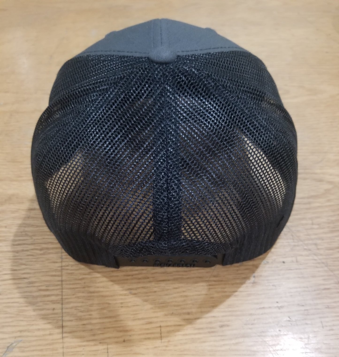 LEATHER PATCH TRUCKER HAT CHARCOAL/BLACK
