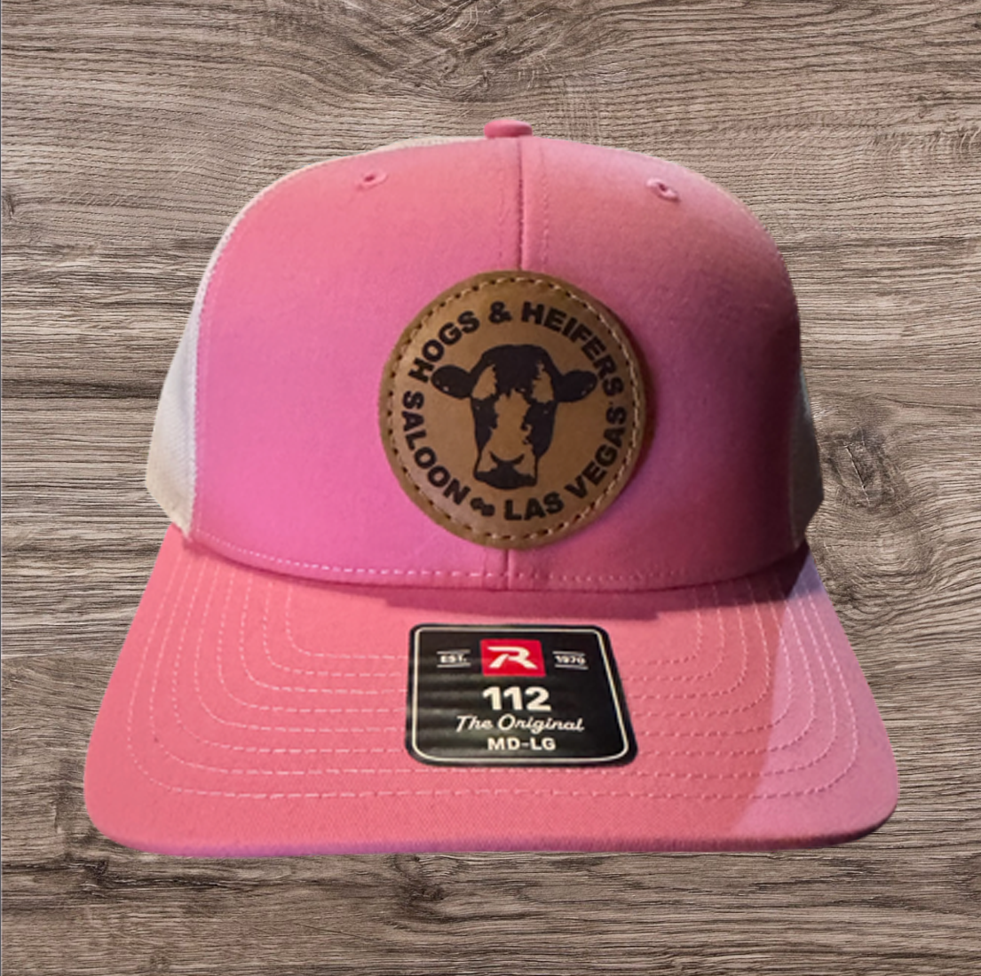 LEATHER PATCH TRUCKER HAT PINK/WHITE