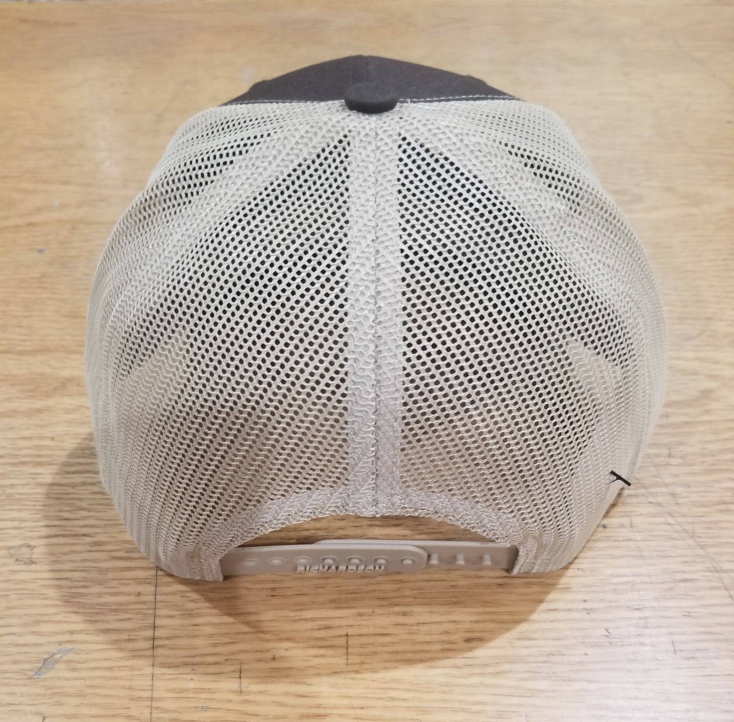 LEATHER PATCH TRUCKER HAT COFFEE/KHAKI