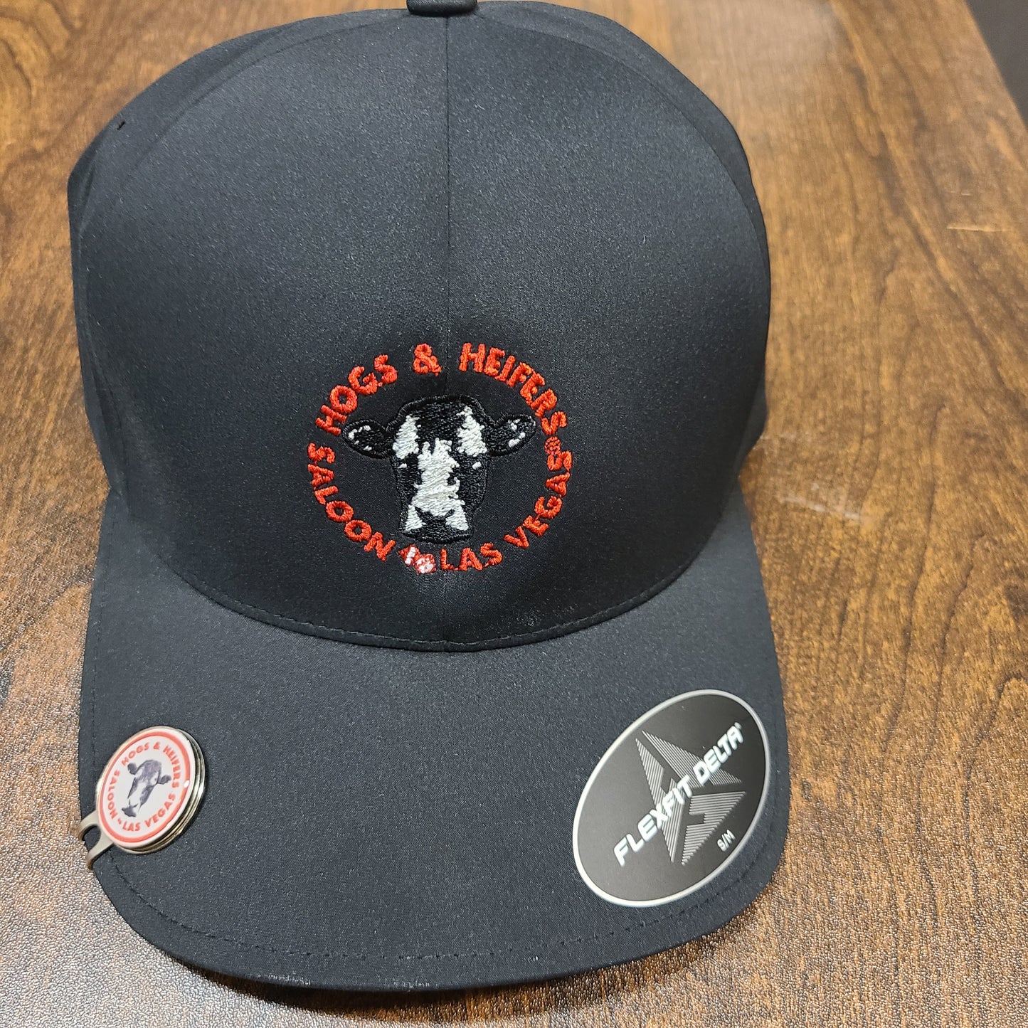 HAT CLIP WITH MAGNETIC GOLF BALL MARKER