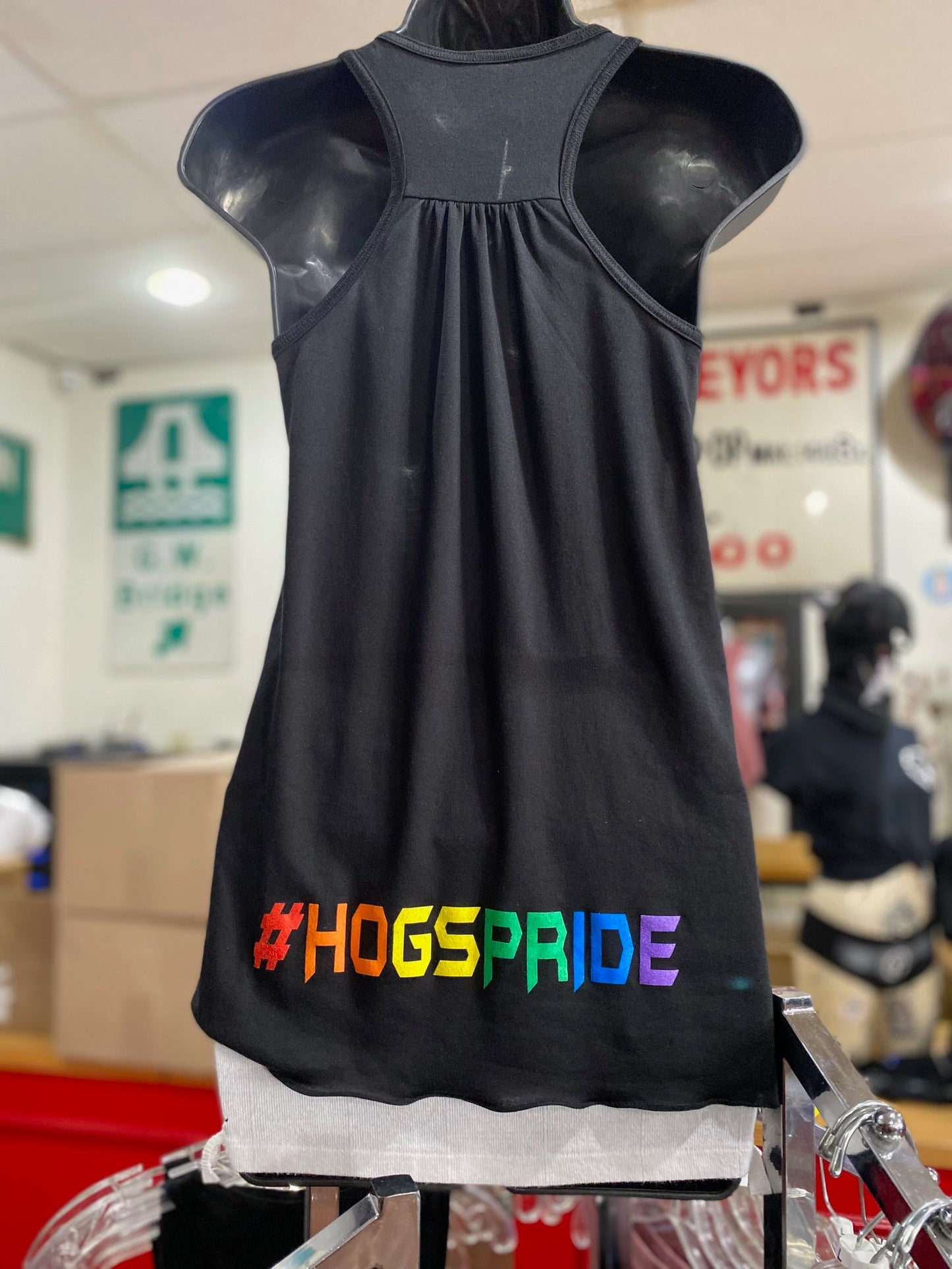 #HOGSPRIDE RAINBOW WOMEN'S FLOWY TANK
